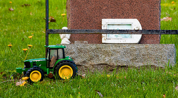 Cemetaries are lieus of love